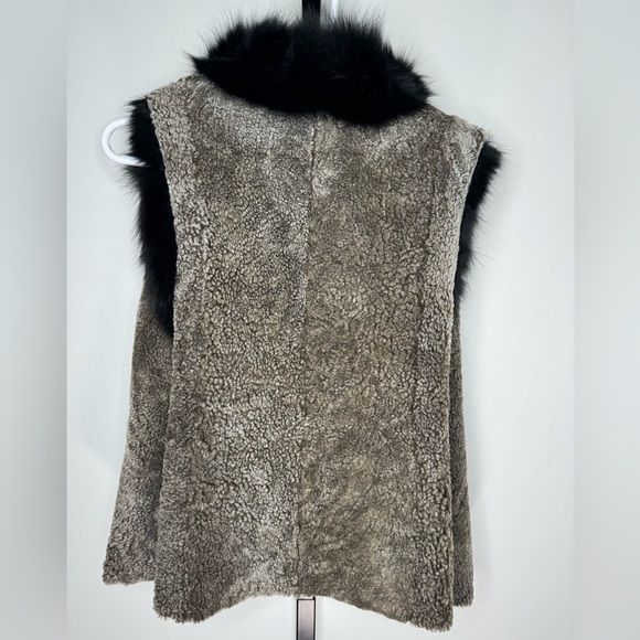 Lambskin Vest with Mink Fur Trim - Luxurious Style for Any Season - Picture 3 of 4